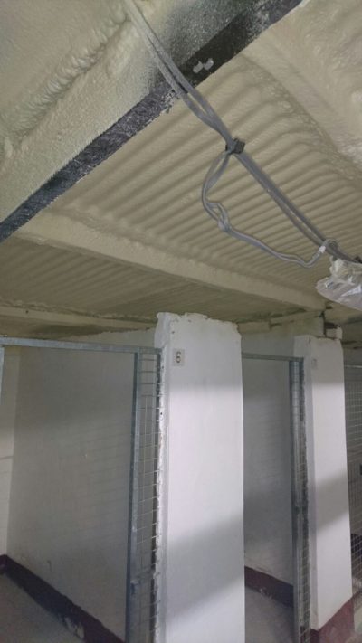 icynene-spray-foam-ceiling-application-mass-foam-systems